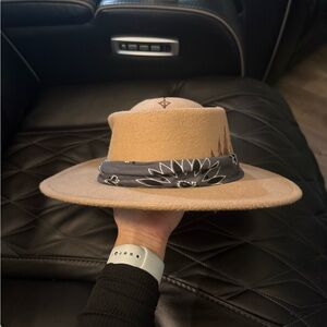 Women's Western Felt Rancher Hat with Bandana Trim